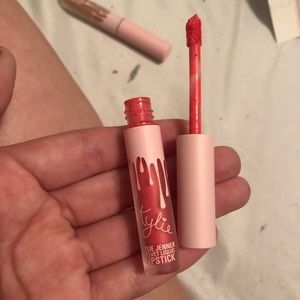 Set of 2 mini Kylie lip